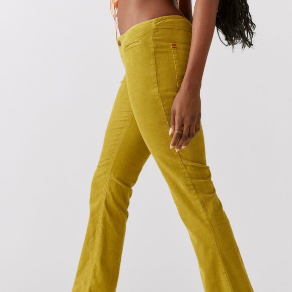 🦋 NWT🌸 Urban Outfitters BDG Women Green Corduroy Flare Leg Slim Jeans Pants 24 - Picture 4 of 4